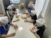 Печём блины на масленицу Печём блины на масленицу